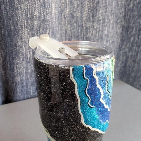 Glittery‎ Blue and Black Tumbler. 32oz. - Picture 6 of 9